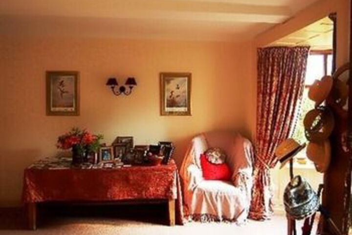 Lounge 7 of 8
