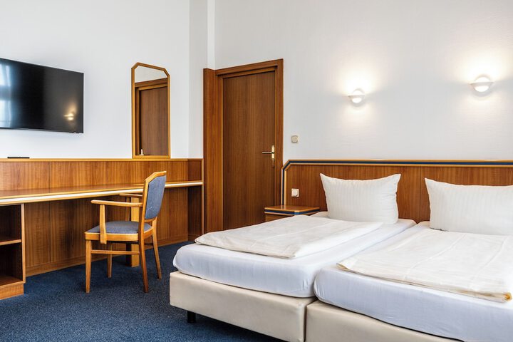 Room 49 of 103