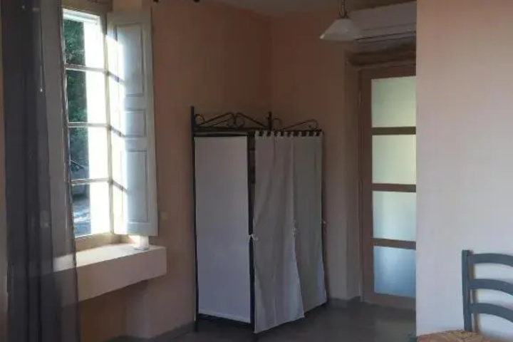 Room 6 of 6