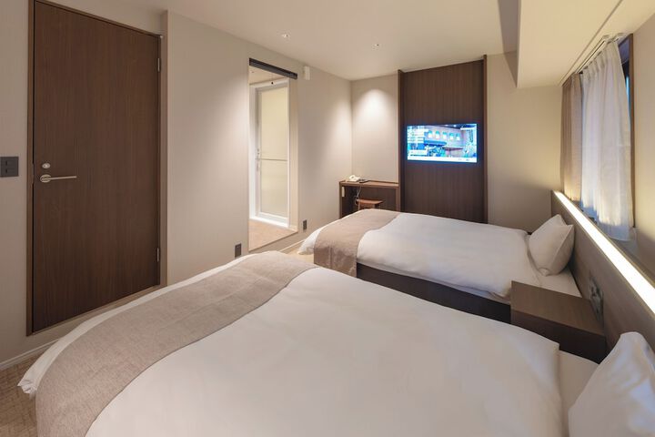 Room 13 of 34