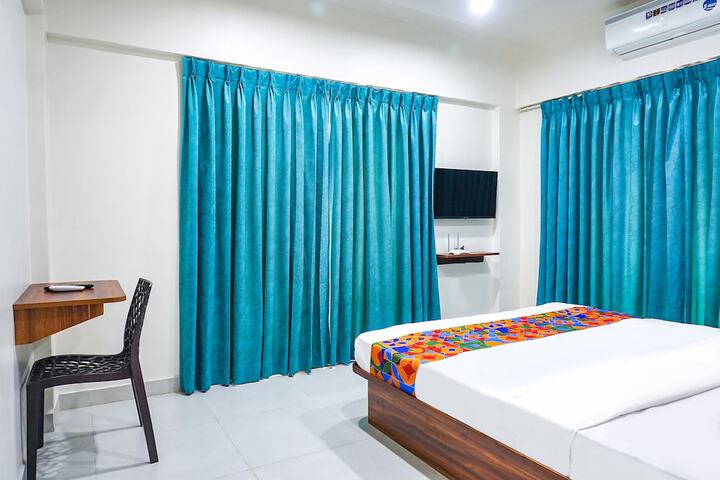 Room 8 of 30