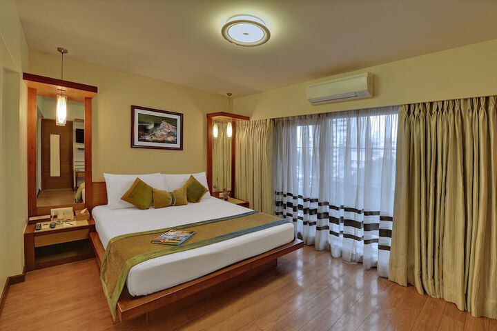 Room 28 of 50