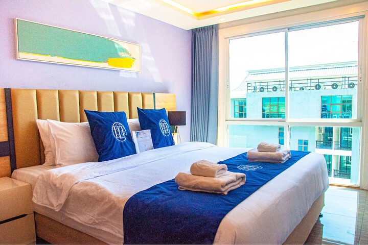 Room 20 of 168