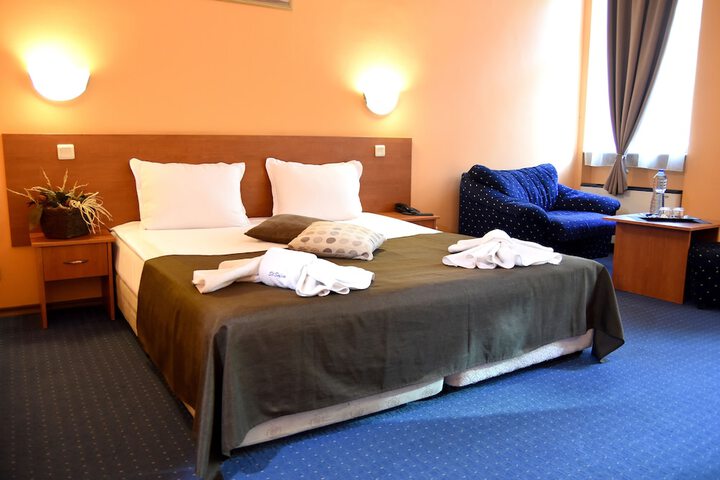 Room 5 of 69