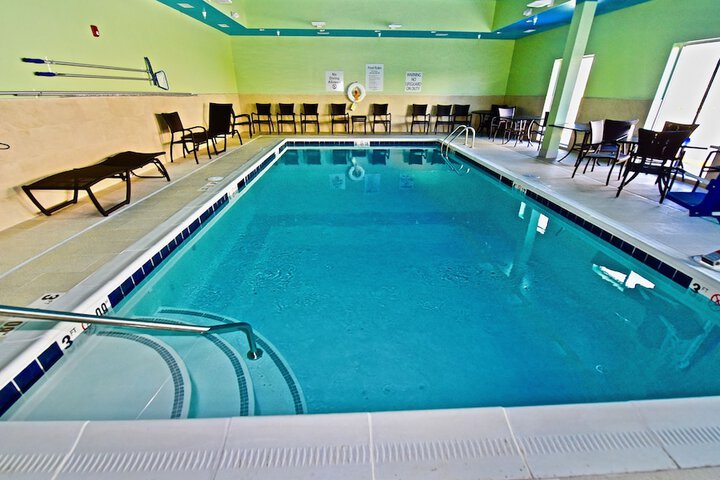 Pool 25 of 45