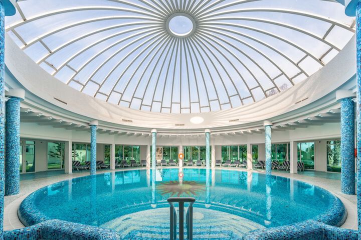 Pools & Facilities