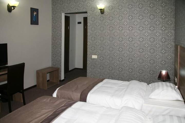 Room 28 of 50
