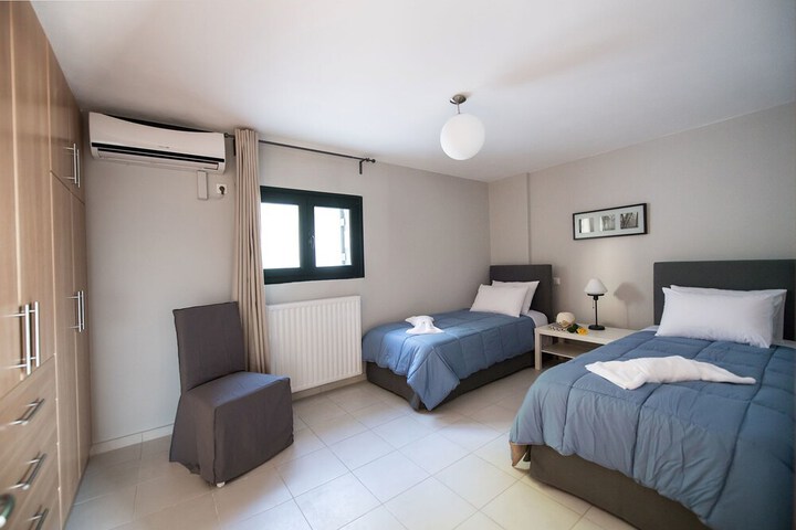 Room 3 of 111