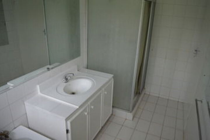 Room 2 of 41