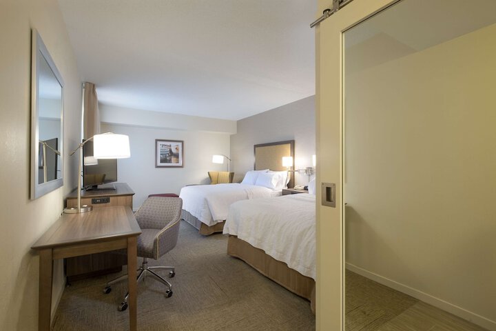 2 Queen Beds (3 of 11)