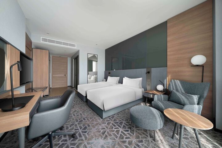 Room 10 of 120