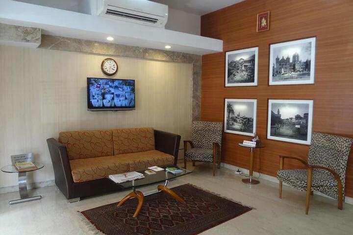 Room 10 of 37