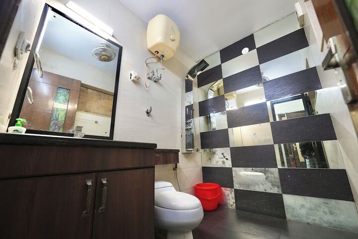 Room 27 of 44