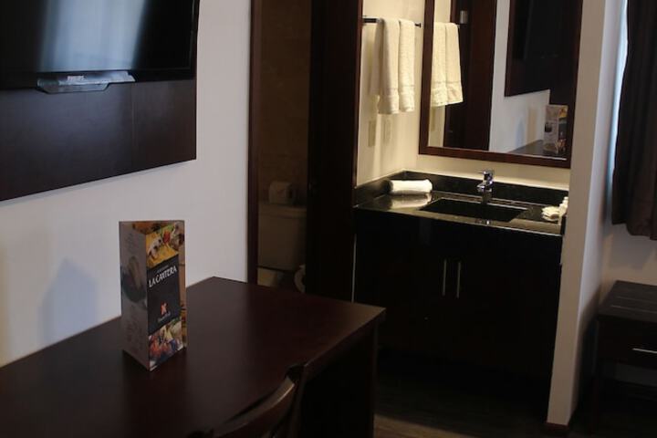 Room 33 of 52