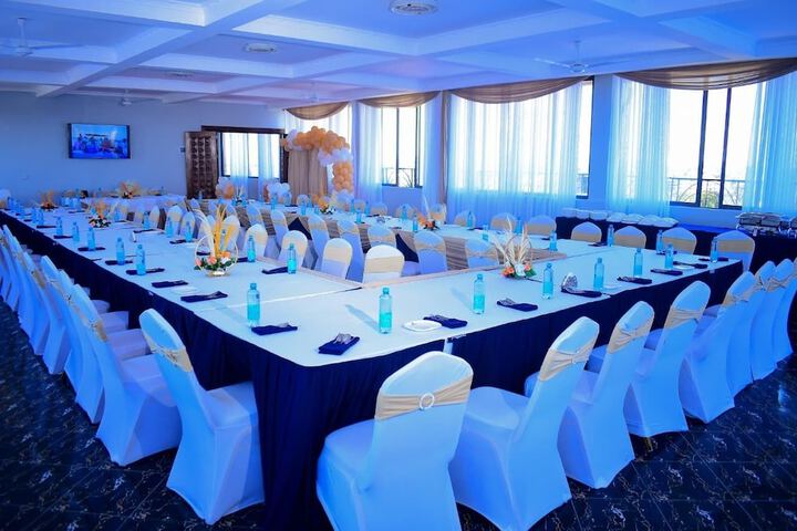 Ballroom/Hall 44 of 55
