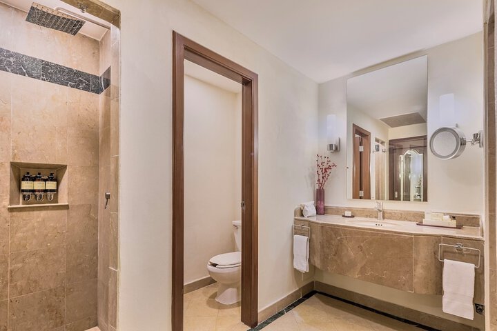 Room 10 of 120