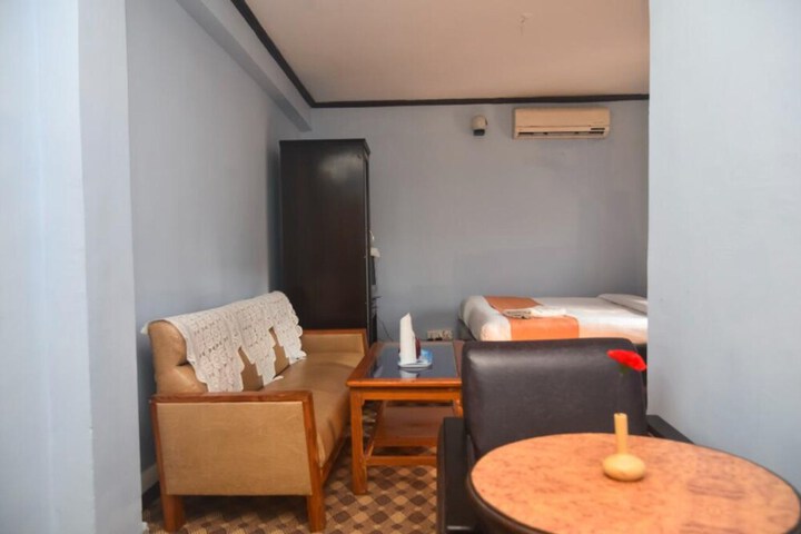 Room 4 of 31
