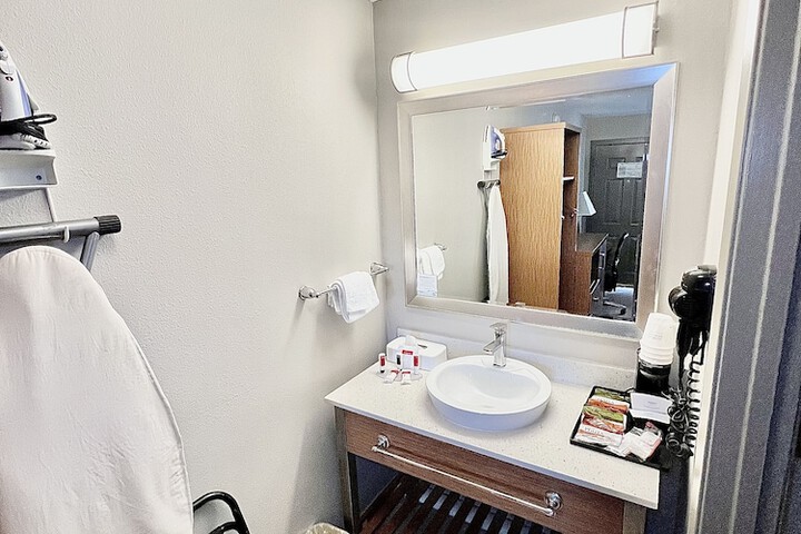1 Double Bed Mobility Accessible Roll in Shower (13 of 21)