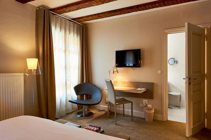 Room 9 of 54