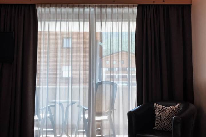 Room 68 of 147