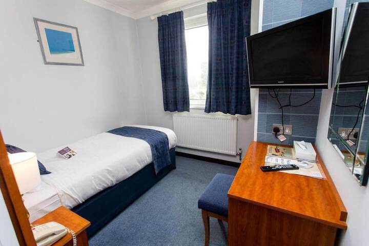 Room 27 of 113
