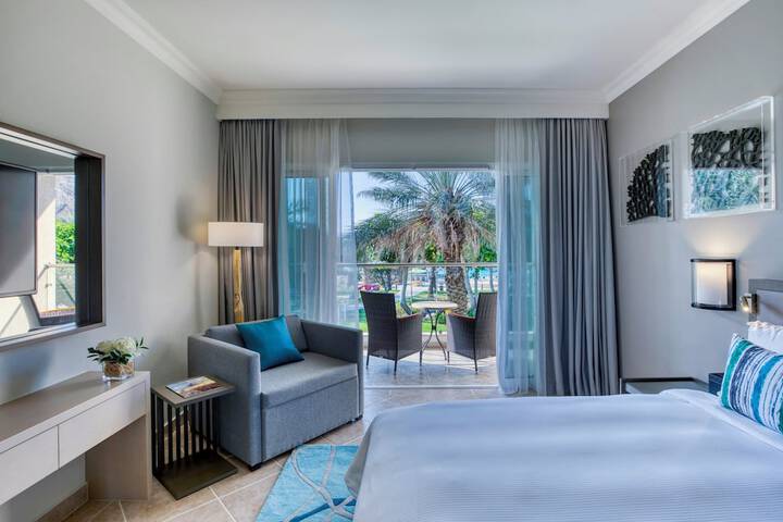 Room 52 of 185