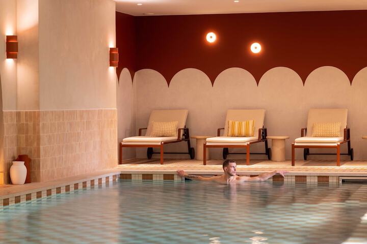 Pool 79 of 103
