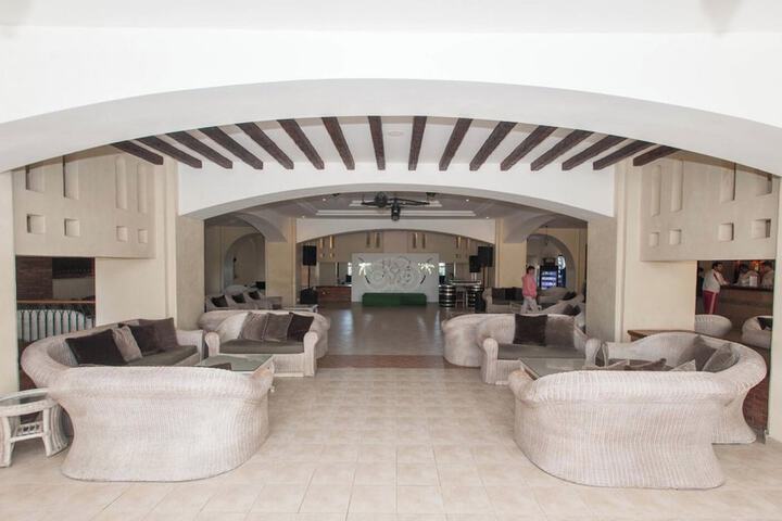Hotel Interior 11 of 148