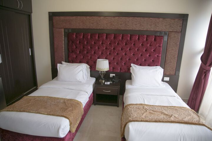 Room 19 of 79