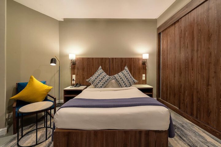 Room 18 of 25