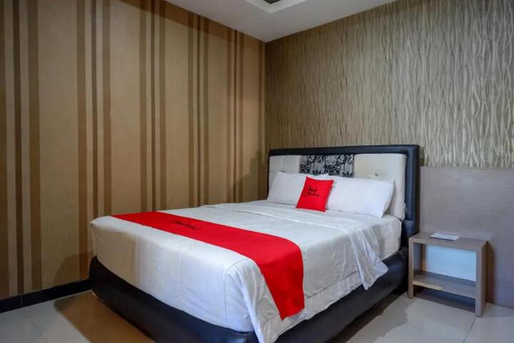 Photo of RedDoorz at Jalan Emmy Saelan Palu