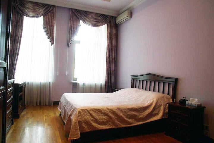Room 2 of 62