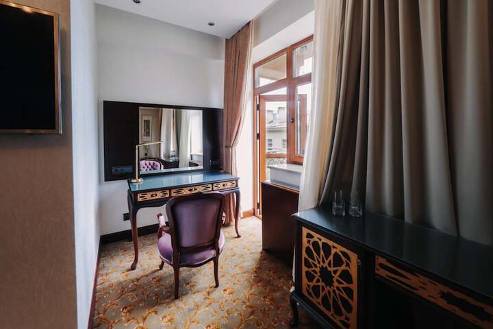 Hotel Interior 5 of 32