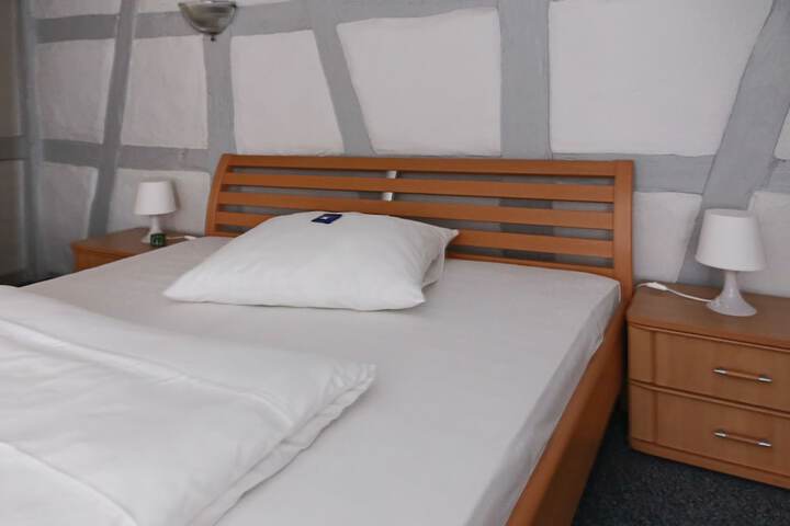 Room 5 of 15