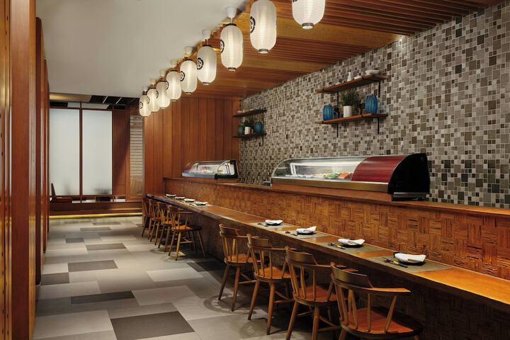 Dining 77 of 129