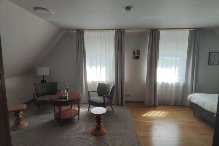 Room 52 of 128