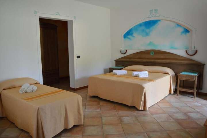 Room 5 of 20