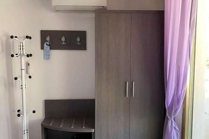 Room 11 of 15