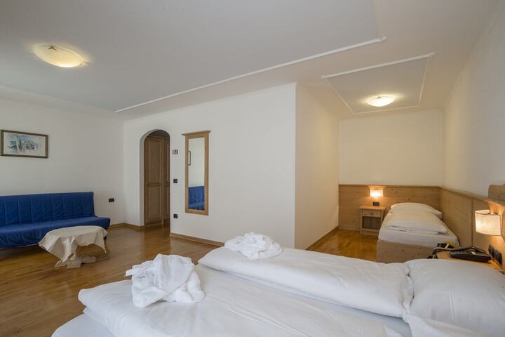 Room 54 of 173