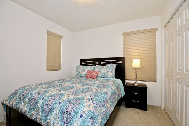 Room 8 of 96