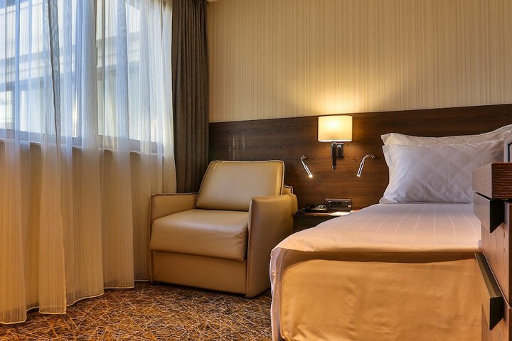 Room 12 of 53