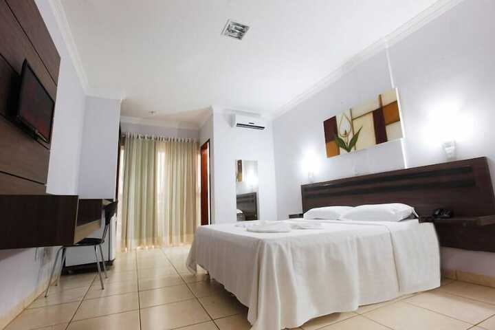 Room 3 of 25