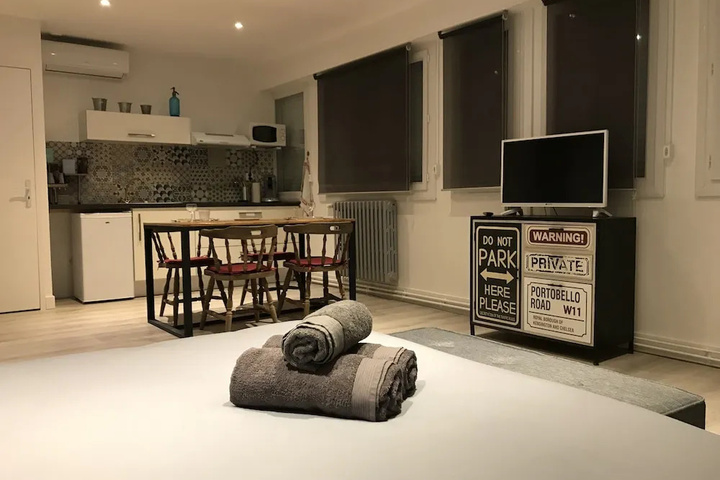 Room 2 of 26