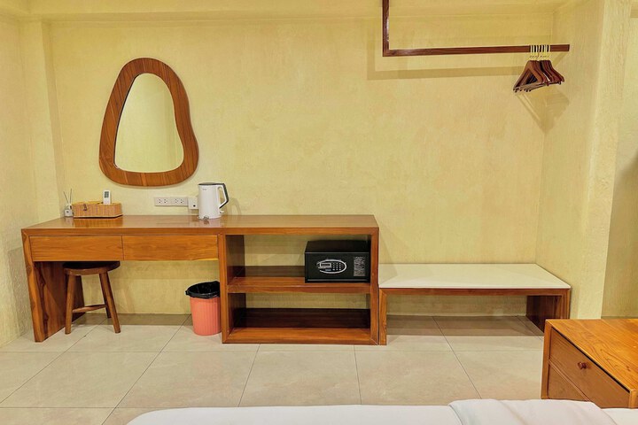 Room 14 of 48