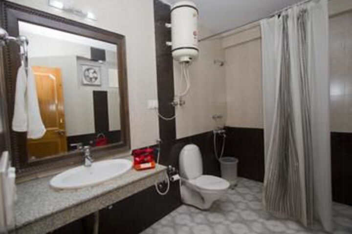 Room 3 of 22