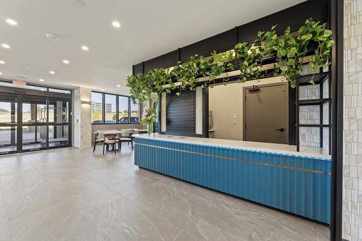 Breakfast/Coffee Service 70 of 75