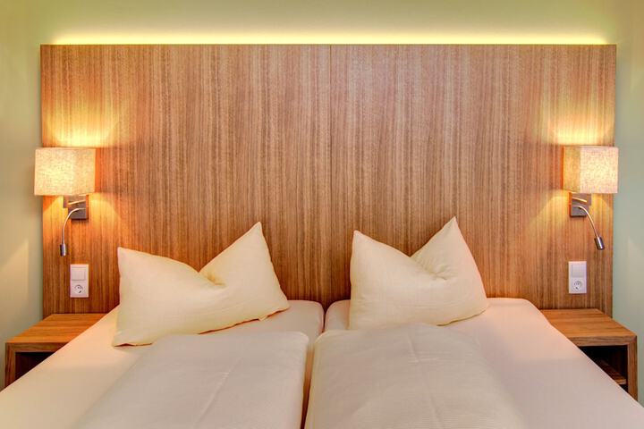 Room 14 of 76
