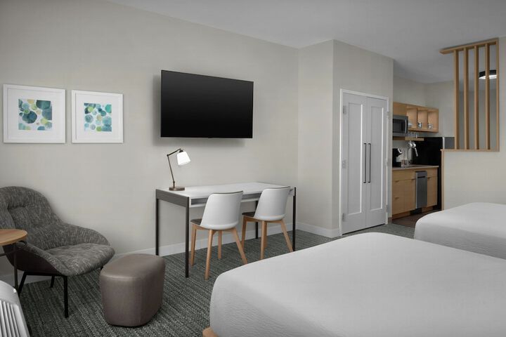 Room 9 of 38