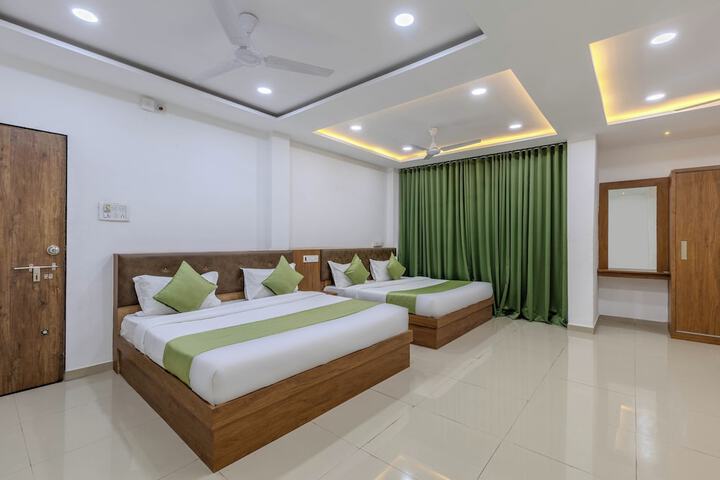 Room 9 of 36