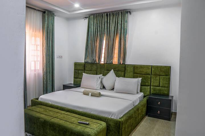 Room 12 of 24